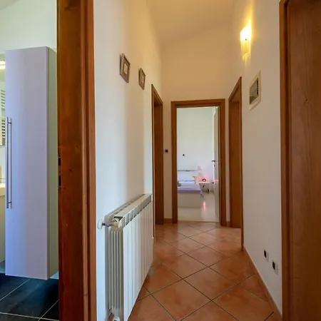 Nina With Private Pool Near Casa vacanze Porec