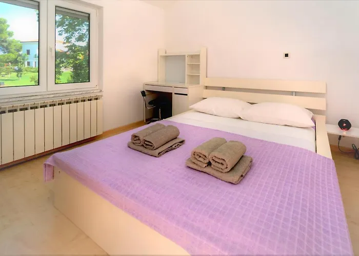 Nina With Private Pool Near *