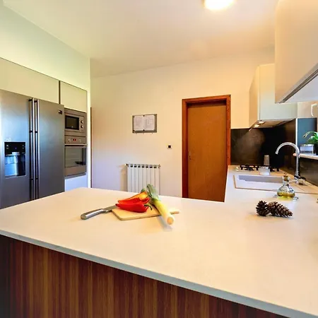 בית נופש Nina With Private Pool Near *