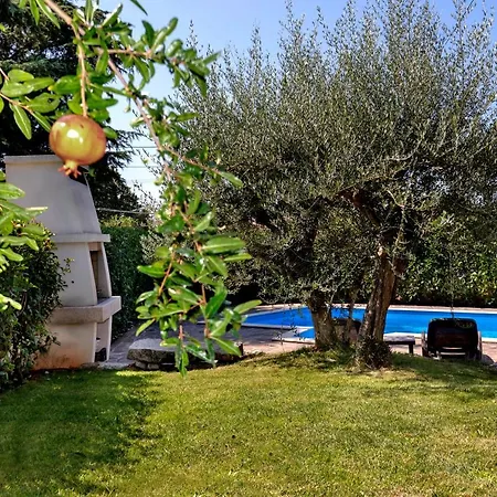 Nina With Private Pool Near פורץ