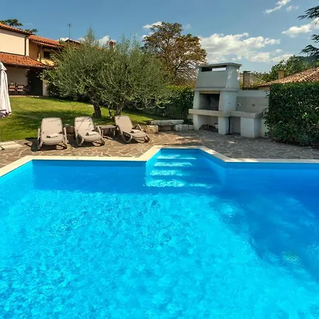 Nina With Private Pool Near Ferienhaus *
