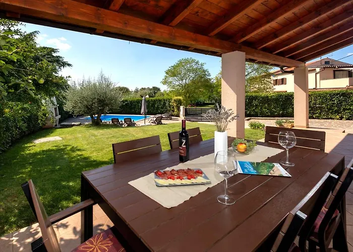 Nina With Private Pool Near *