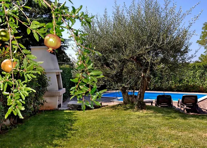 Nina With Private Pool Near פורץ