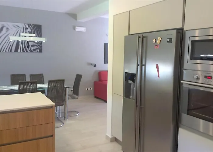 Nina With Private Pool Near בית נופש