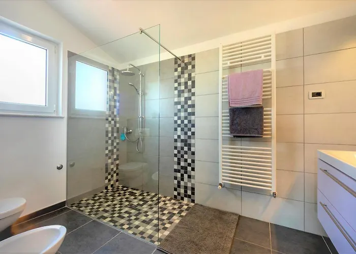 Nina With Private Pool Near בית נופש פורץ