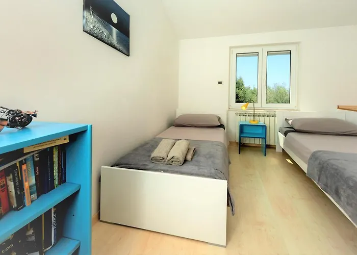 בית נופש Nina With Private Pool Near *