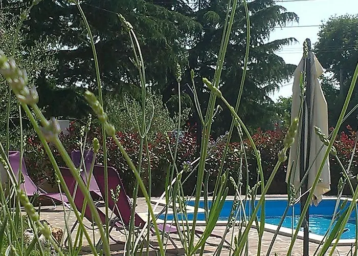 Nina With Private Pool Near 度假居 *