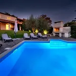 Nina With Private Pool Near Πόρετς