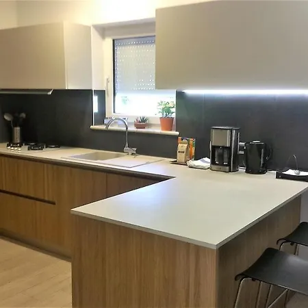 Nina With Private Pool Near Prázdninový dům *