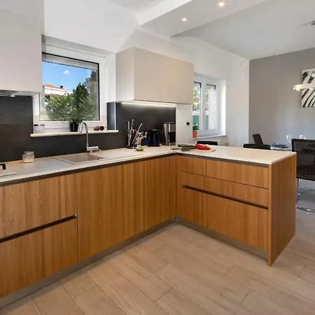 Prázdninový dům Nina With Private Pool Near Poreč