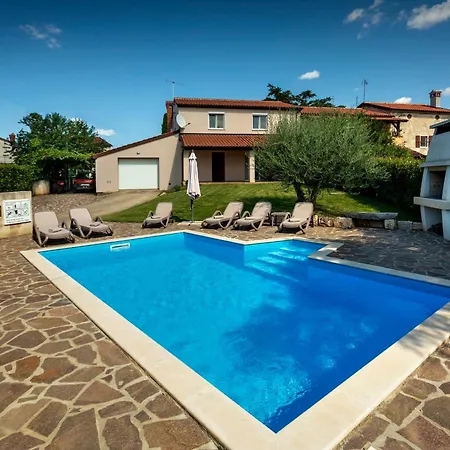 Nina With Private Pool Near *